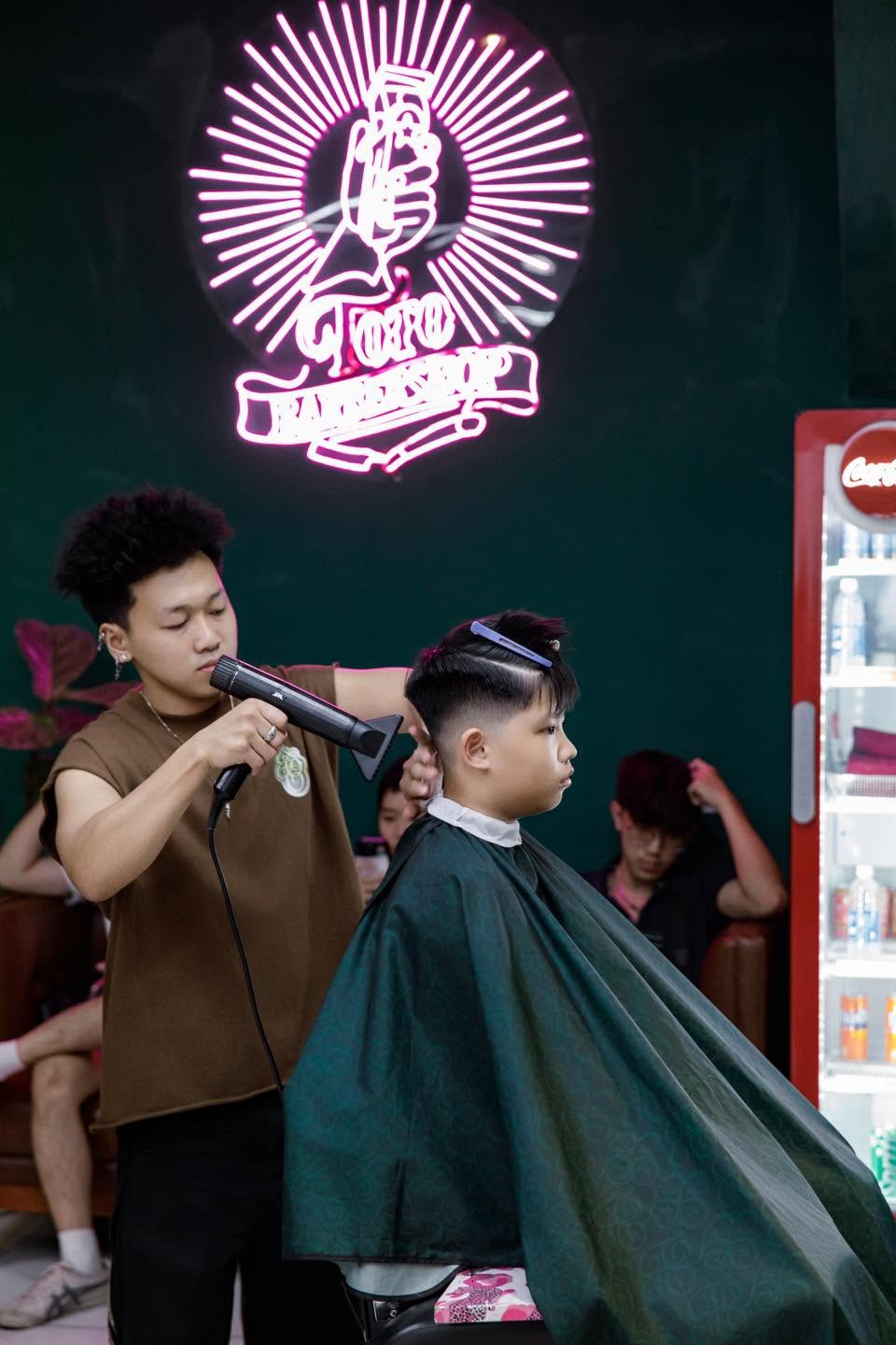 Không gian phục vụ tại ToTo Barbershop