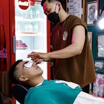 Dịch vụ cạo râu khăn nóng tại ToTo